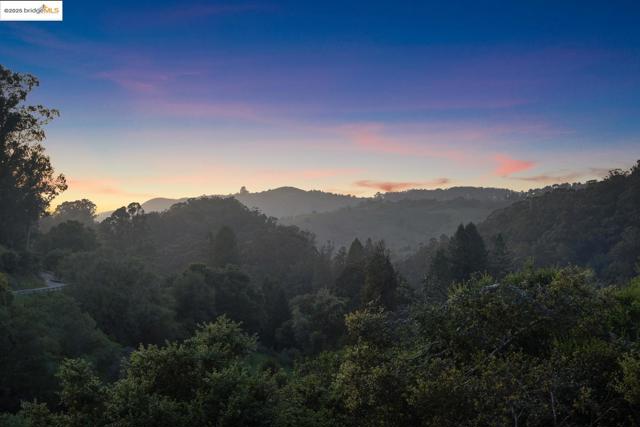 1127 Hillview RD, Berkeley CA: https://media.crmls.org/mediaz/b41f8116-60a9-401a-9a6f-b5093cb6718f.jpg
