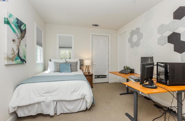 3422 Cinnamon Ridge Rd, San Ramon CA: https://media.crmls.org/mediaz/b41f9e58-4df5-4199-b725-00312ae57f19.jpg
