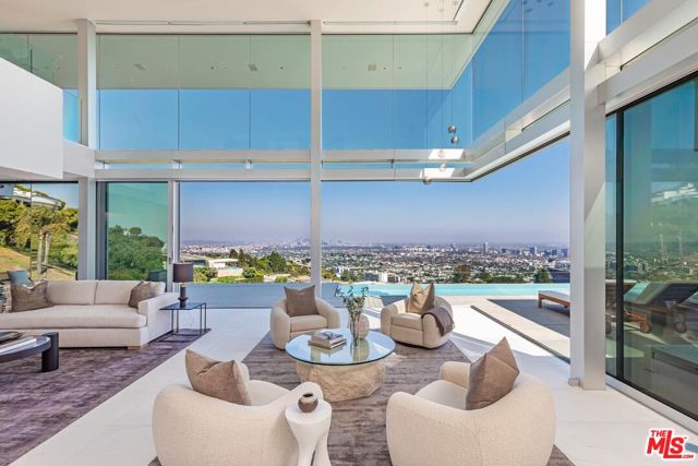 9150 Oriole Way, Los Angeles CA: https://media.crmls.org/mediaz/b42119b9-d276-4b8e-b7bb-1fa73c73f97f.jpg