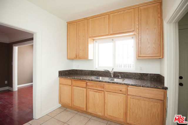 2822 S Victoria Avenue, Los Angeles CA: https://media.crmls.org/mediaz/b4213b95-ba33-47b2-93e8-d88432dcf01c.jpg