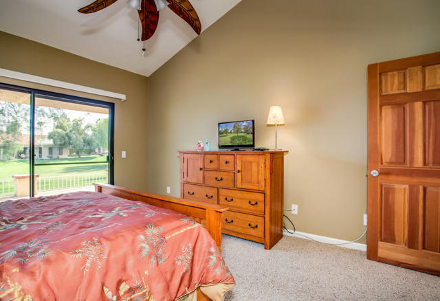 40553 Pebble Beach Circle, Palm Desert CA: https://media.crmls.org/mediaz/b422f705-9c0c-4658-89d4-a85fd15ca883.jpg