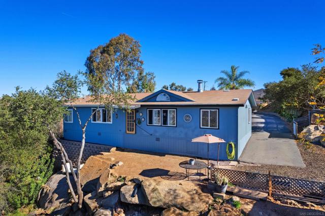 300 Thornton Dr, El Cajon CA: https://media.crmls.org/mediaz/b422fcf2-d1ec-4fa8-8328-98a08f57e88e.jpg