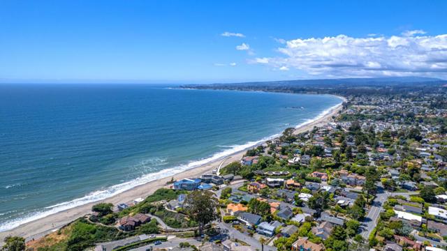 420 Seaview Drive, Aptos CA: https://media.crmls.org/mediaz/b42314c1-ac31-464c-8f41-85b97f3c8ac0.jpg
