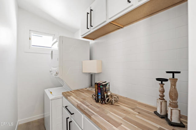 136 Los Angeles Avenue, Oxnard CA: https://media.crmls.org/mediaz/b423564e-5789-41eb-a015-ce61c17bed9c.jpg