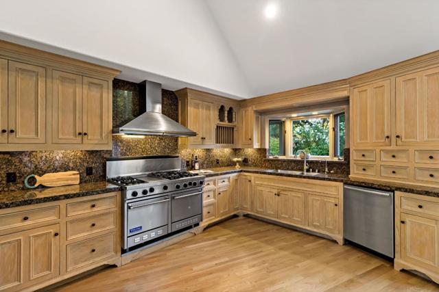 136 Finger Avenue, Redwood City CA: https://media.crmls.org/mediaz/b4239e47-5812-4bc7-afb9-2c5a647f04d6.jpg