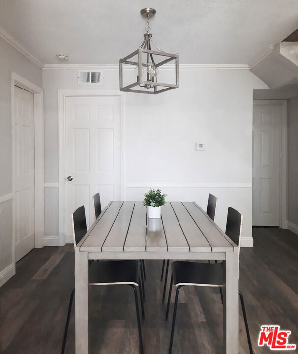 7306 Quill Drive, Downey CA: https://media.crmls.org/mediaz/b423c73b-eb49-4a97-9289-666bce9fc1c5.jpg