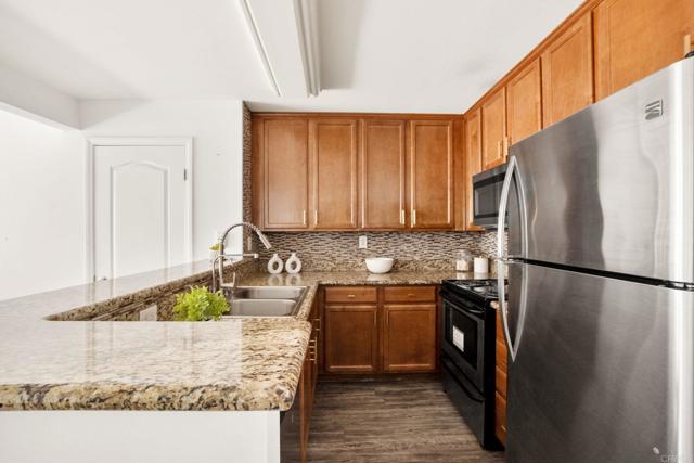3456 Castle Glen Dr, Mission Valley CA: https://media.crmls.org/mediaz/b423d734-167d-4494-a3b8-c6e7fdaaa5e9.jpg
