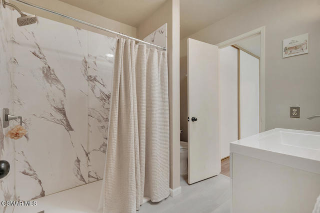 246 W Vineyard Avenue, Oxnard CA: https://media.crmls.org/mediaz/b4240ead-e5a1-4189-9e86-90a1d2471be9.jpg