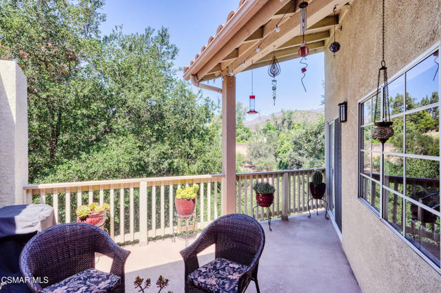 675 Oak Run Trail, Oak Park CA: https://media.crmls.org/mediaz/b4248d75-ec16-4cb8-a9f5-6ca7895e2243.jpg