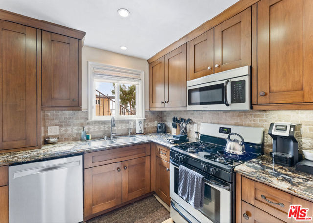 729 Ocean Front, Laguna Beach CA: https://media.crmls.org/mediaz/b424fa8e-8a00-4c6e-97d8-bc3ff88239a8.jpg