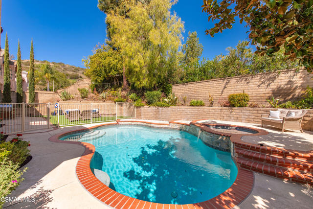 32711 Wellbrook Drive, Westlake Village CA: https://media.crmls.org/mediaz/b425322d-85d8-4a3a-887e-41cb4019f597.jpg