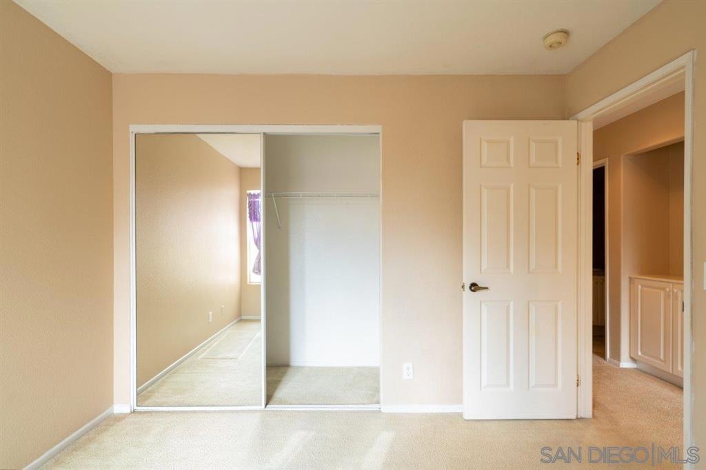 https://media.crmls.org/mediaz/b425468b-b29c-4f0c-8834-dd2f96e66eed.jpg?preset=X-Large