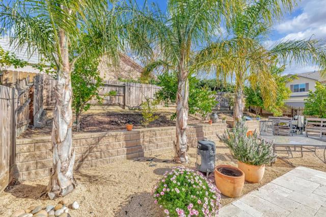 1667 Santana Ranch Drive, Hollister CA: https://media.crmls.org/mediaz/b4261999-8a95-45b5-baf0-d1d158149280.jpg