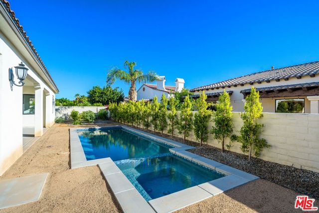 57660 Cherrywood Place, La Quinta CA: https://media.crmls.org/mediaz/b4271484-dbf9-41b9-9792-a12ffe0cb2c6.jpg