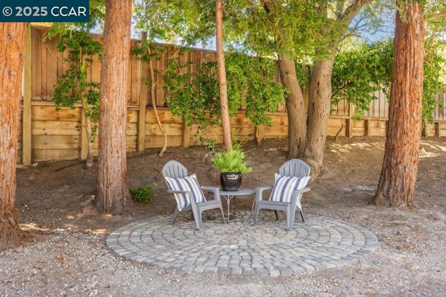 40 Loma Vista, Walnut Creek CA: https://media.crmls.org/mediaz/b427944e-a02f-4a24-892b-af7980984e9a.jpg