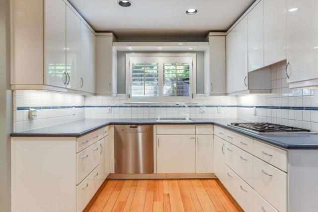 327 Bay Road, Menlo Park CA: https://media.crmls.org/mediaz/b42846c3-c2c2-4177-aa23-3f401a458303.jpg