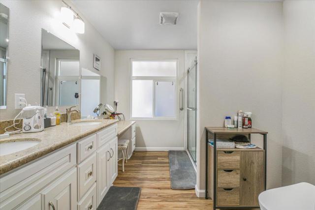 39564 Ciega Creek Drive, Palm Desert CA: https://media.crmls.org/mediaz/b428d256-2386-45e3-8d19-63c8cab8866b.jpg