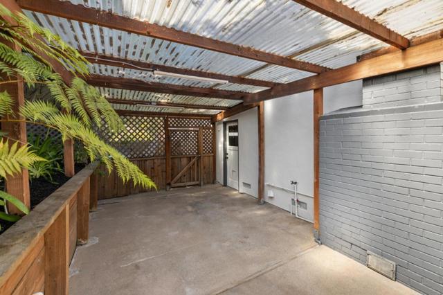 2985 Trousdale Drive, Burlingame CA: https://media.crmls.org/mediaz/b428ddc6-7c0a-4380-804a-b258ecb69a51.jpg