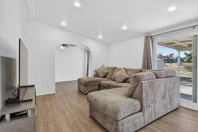 7504 Balsa Avenue, Yucca Valley CA: https://media.crmls.org/mediaz/b4292b77-6e79-47ae-8c0c-551b5e8edec5.jpg