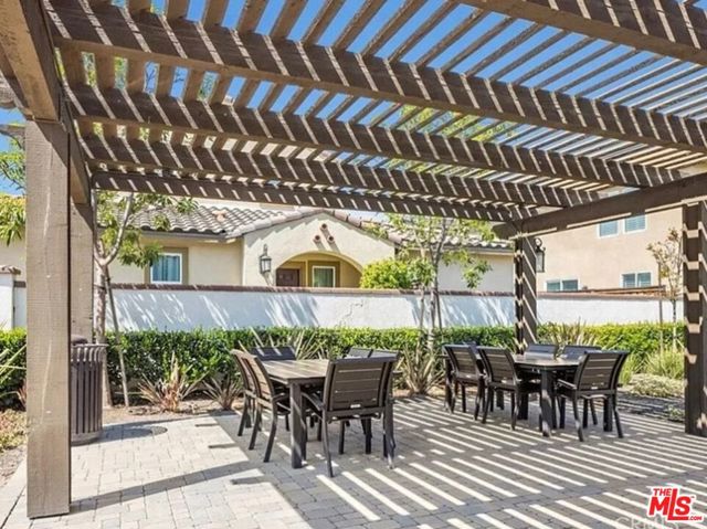 13002 Lily Place, Los Angeles CA: https://media.crmls.org/mediaz/b42b1ca3-33b4-4c66-bf0c-ec57816b9043.jpg