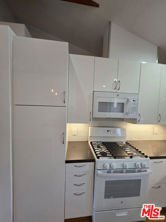 1029 Pleasantview Avenue, Venice CA: https://media.crmls.org/mediaz/b42b2f91-28db-4018-9073-5dc28880f659.jpg