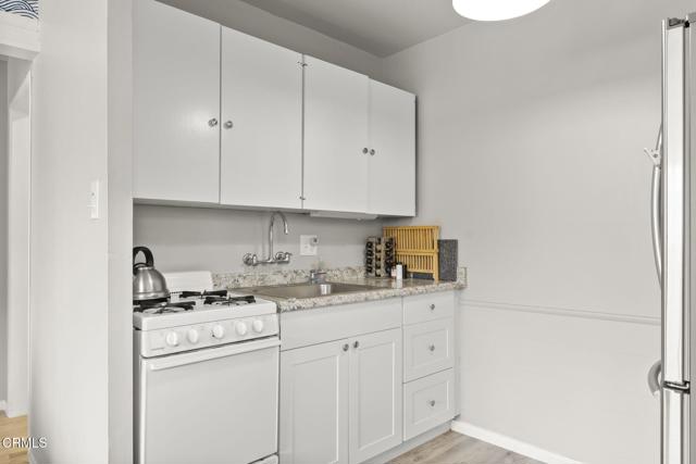 1132 1142 Pittsfield Lane, Ventura CA: https://media.crmls.org/mediaz/b42b3f2e-b0b4-41d9-bb14-57001b978db8.jpg