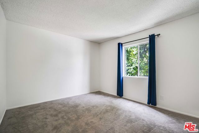 18307 Burbank Boulevard, Tarzana CA: https://media.crmls.org/mediaz/b42b4fcd-fed1-4c6d-b003-0f3e53ca82dc.jpg