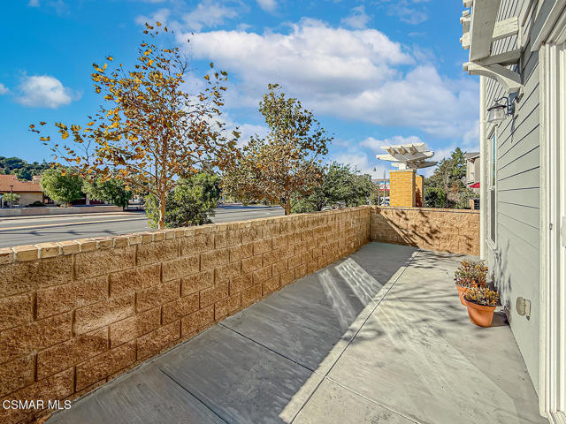 1953 Cottage Drive, Simi Valley CA: https://media.crmls.org/mediaz/b42b7c30-a753-4aff-b79a-84bc2e094989.jpg