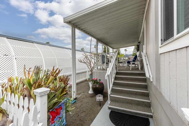 Detail Gallery Image 3 of 39 For 2280 E Valley Pkwy #4,  Escondido,  CA 92027 - 2 Beds | 2 Baths