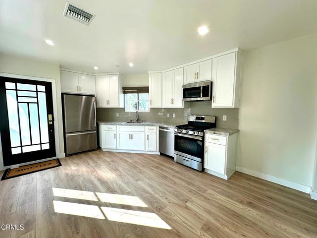 Detail Gallery Image 2 of 19 For 208 N Cordova St, Alhambra,  CA 91801 - 2 Beds | 2 Baths