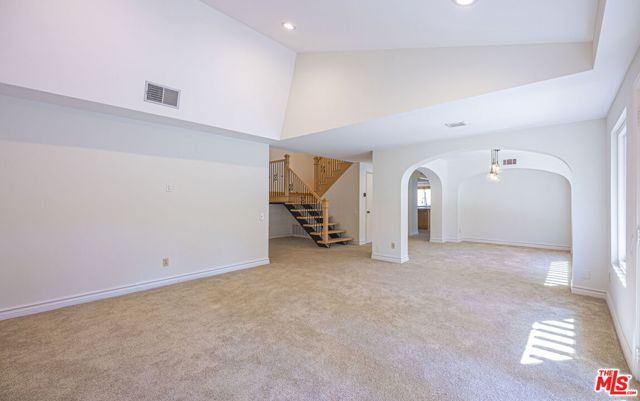 3926 Corte Cancion, Thousand Oaks CA: https://media.crmls.org/mediaz/b42c679e-b1a0-46f9-ad0a-31f934586f50.jpg