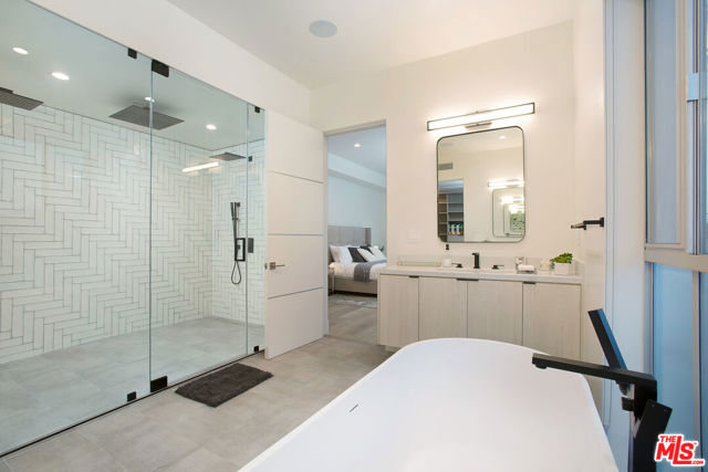 6066 Saturn Street, Los Angeles CA: https://media.crmls.org/mediaz/b42d7f3d-4e71-4b90-b901-66b95f67c742.jpg