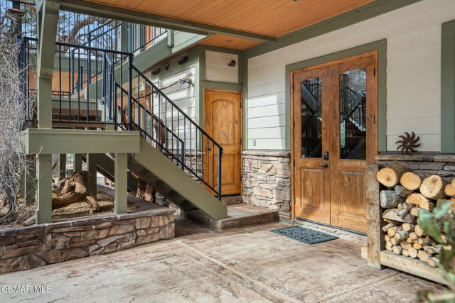 32310 Hummingbird Court, Running Springs CA: https://media.crmls.org/mediaz/b42d8744-30c2-47fb-8279-adee94b83c96.jpg
