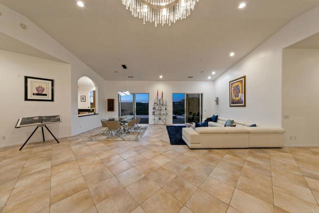 30330 Via Maria Elena, Bonsall CA: https://media.crmls.org/mediaz/b42e0ba1-30fa-4471-b8cd-5c7f0e89ab48.jpg