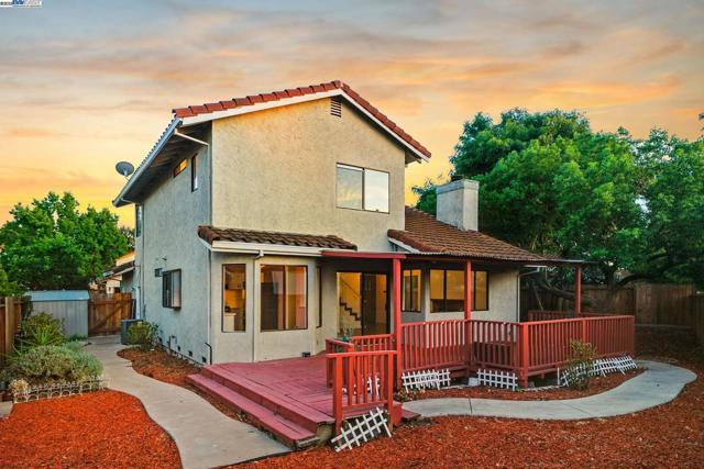 2524 Brazil Ct, Antioch CA: https://media.crmls.org/mediaz/b42e0ffc-0160-408e-9651-7b0deb3b99d3.jpg