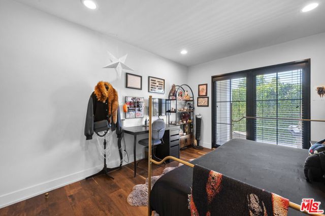 8961 Dicks Street, West Hollywood CA: https://media.crmls.org/mediaz/b42e4ca0-b3fb-4d3d-98f0-483363377ed3.jpg