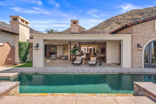 31 Hillcrest Drive, Rancho Mirage CA: https://media.crmls.org/mediaz/b42f5554-e741-4a4c-8736-16f61a035ad3.jpg