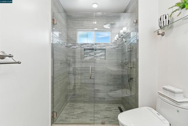 1201 Valle Vista Ave, Vallejo CA: https://media.crmls.org/mediaz/b430210f-3bba-4570-9809-6b06384e249a.jpg