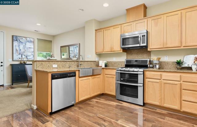 204 Purisima St, San Pablo CA: https://media.crmls.org/mediaz/b43181a0-d3ae-4150-bb1e-343729a30a18.jpg