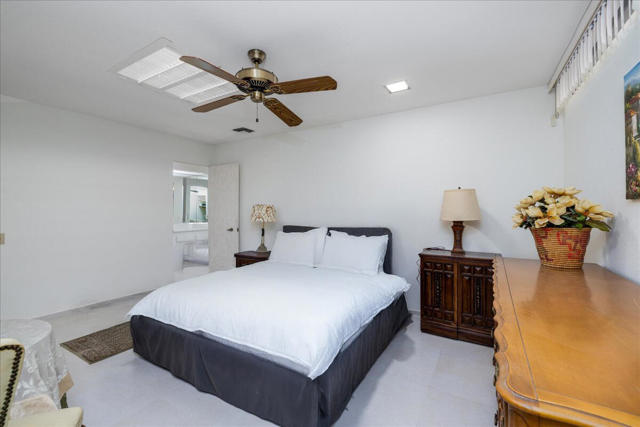 19 Colgate Drive, Rancho Mirage CA: https://media.crmls.org/mediaz/b431847c-2515-44a1-b8ed-d4936dcd925e.jpg