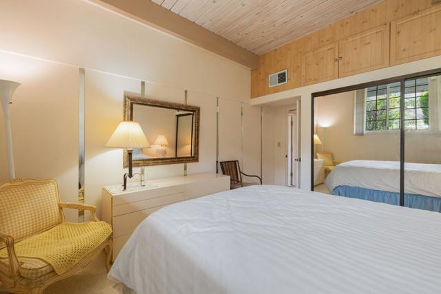 968 N Fairview Circle, Palm Springs CA: https://media.crmls.org/mediaz/b4321028-e3b0-425c-a1af-7b9b15d9ddfc.jpg