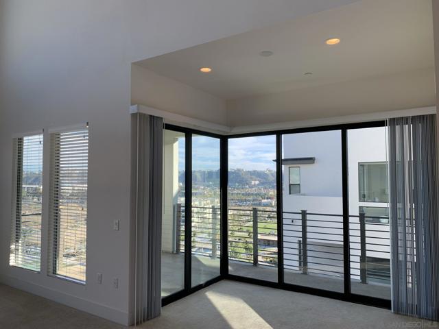 8575 Aspect Dr, San Diego CA: https://media.crmls.org/mediaz/b4323f1d-dd00-43a6-ac30-bc393200bf4f.jpg