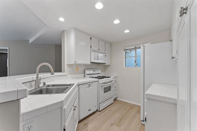 Detail Gallery Image 12 of 29 For 11315 Affinity Ct #148,  San Diego,  CA 92131 - 2 Beds | 2 Baths