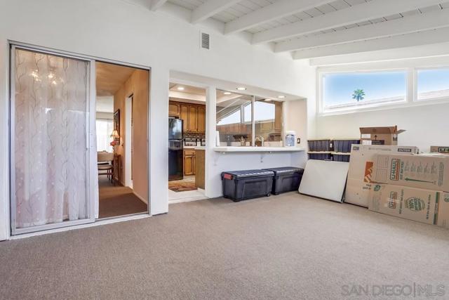 16555 Caminito Vecinos, San Diego CA: https://media.crmls.org/mediaz/b433356b-f80b-4b24-b02f-44681bd0c439.jpg