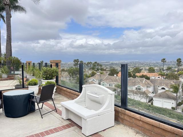29452 Port Royal, Laguna Niguel CA: https://media.crmls.org/mediaz/b43338d1-9dbc-430b-bfd2-c8e27a089246.jpg