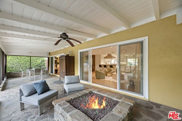 23309 Ladrillo Street, Woodland Hills CA: https://media.crmls.org/mediaz/b43389de-ff92-4747-ab5c-d81778070ae3.jpg