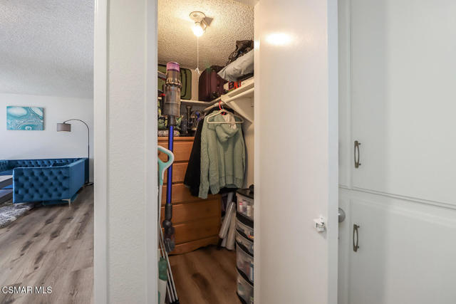 5429 Newcastle Avenue, Encino CA: https://media.crmls.org/mediaz/b433b41c-3a48-46e2-bdbd-401ec14f9a4e.jpg
