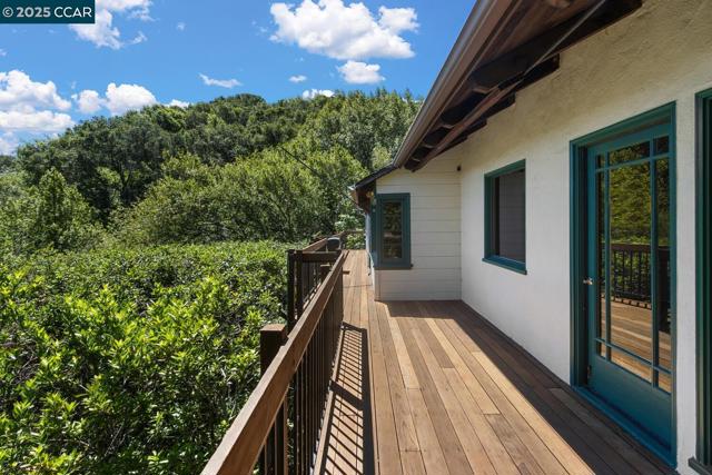 37 La Madronal, Orinda CA: https://media.crmls.org/mediaz/b433b47e-33fb-48ef-bce0-19ad1414a84f.jpg