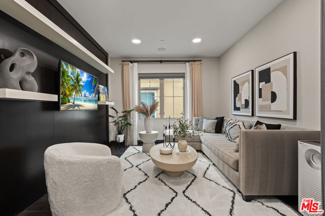 55 Suede, Irvine CA: https://media.crmls.org/mediaz/b434181a-2d65-42e7-afe7-d9e131749b01.jpg
