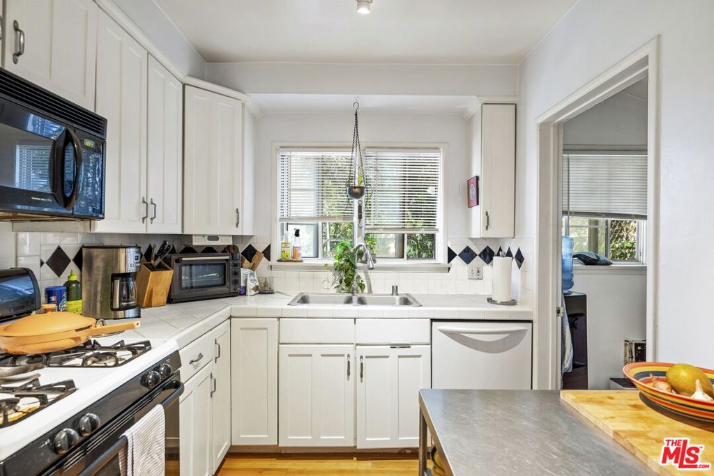 MLS #25490021 img 15